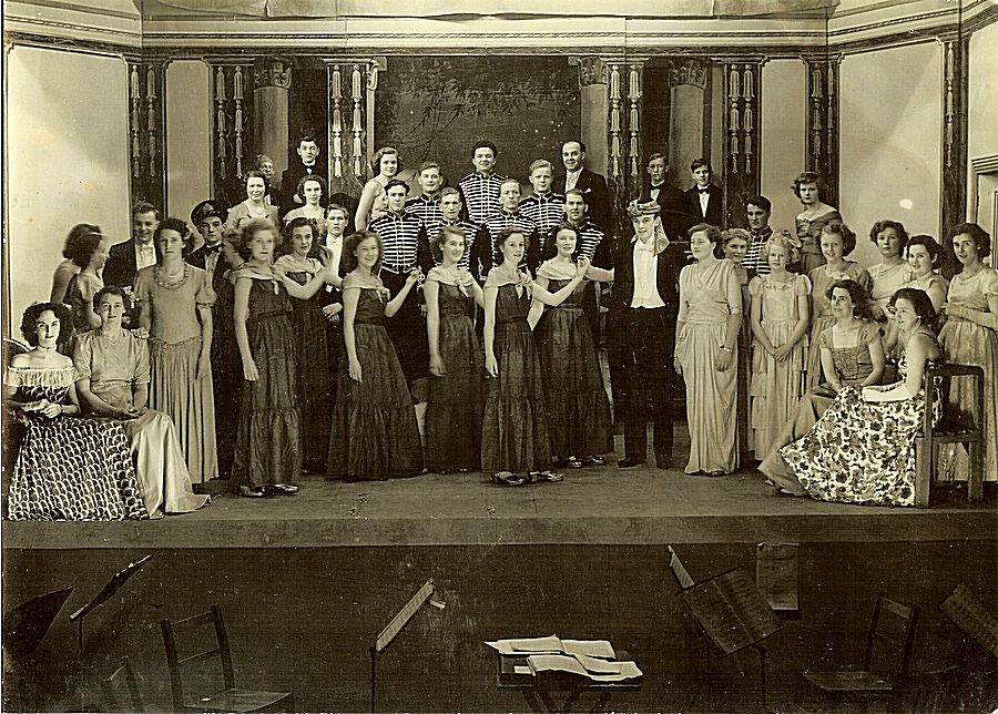 1951__Nov__A_Country_Girl_photo_cast.jpg